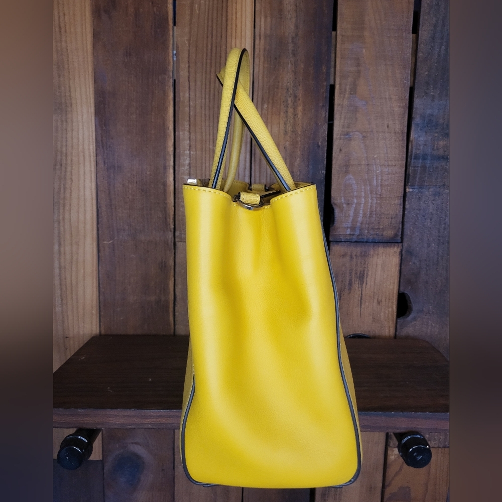 Fendi Leather Petite 2Jours Tote - Picture 7 of 12